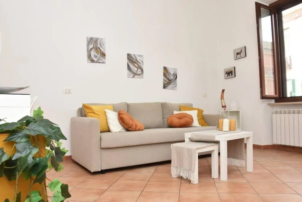 Home In Certosa Pigneto - Parcheggio Privato Incluso contacts